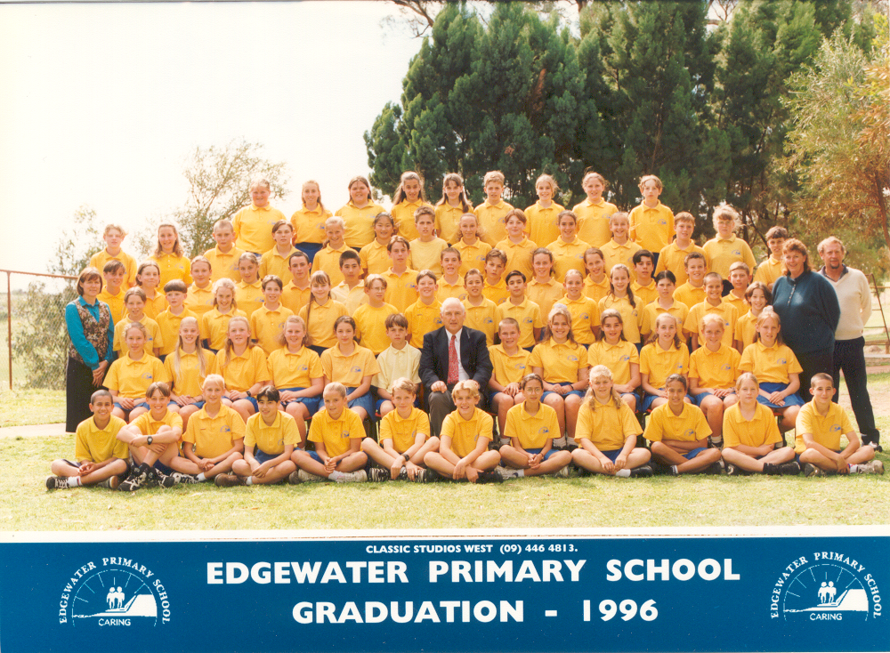 /uploaded_files/media/gallery/1694156937Graduation 1996.bmp